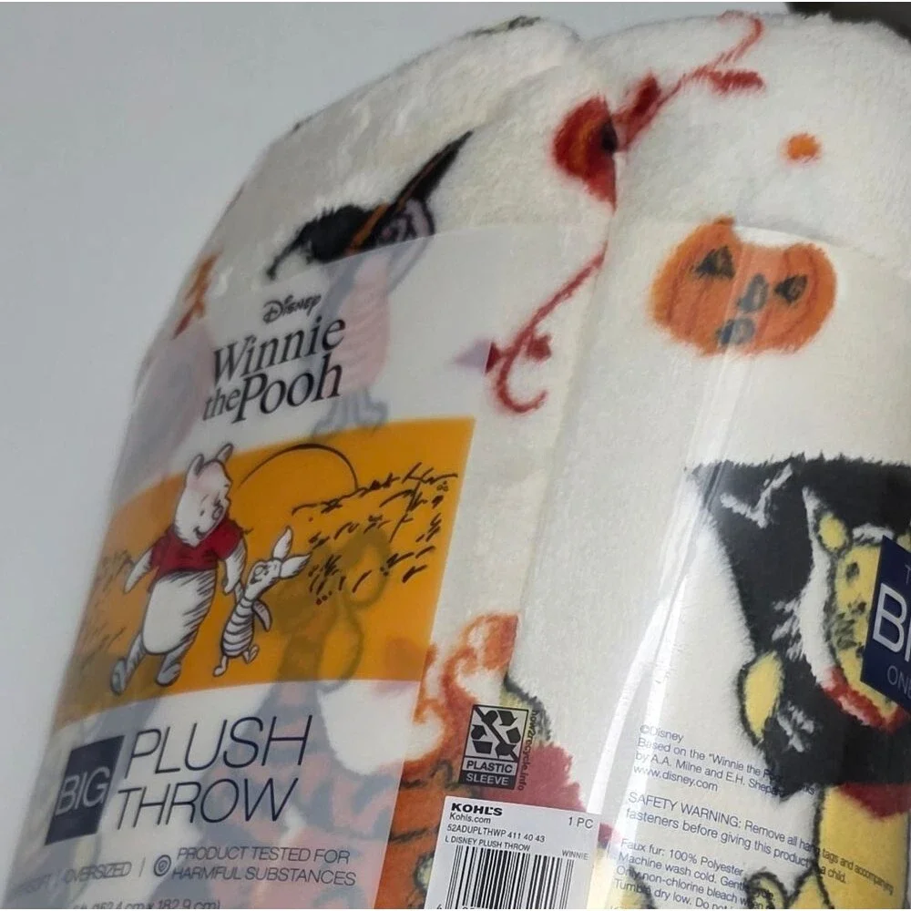 Disney Winnie the Pooh Super Soft Oversized Fall Halloween Plush Throw NEW